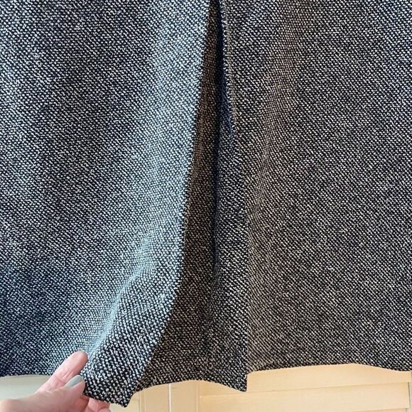 EXPRESS tweed  skirt with pleat in front - Picture 4 of 9